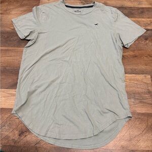 Hollister Curved Hem Tee – Women’s Medium | Soft Cotton | Neutral Sage/Gray